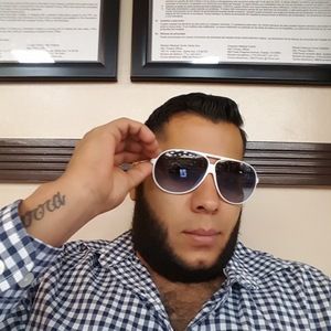 Meet your Posher, Emmanuel